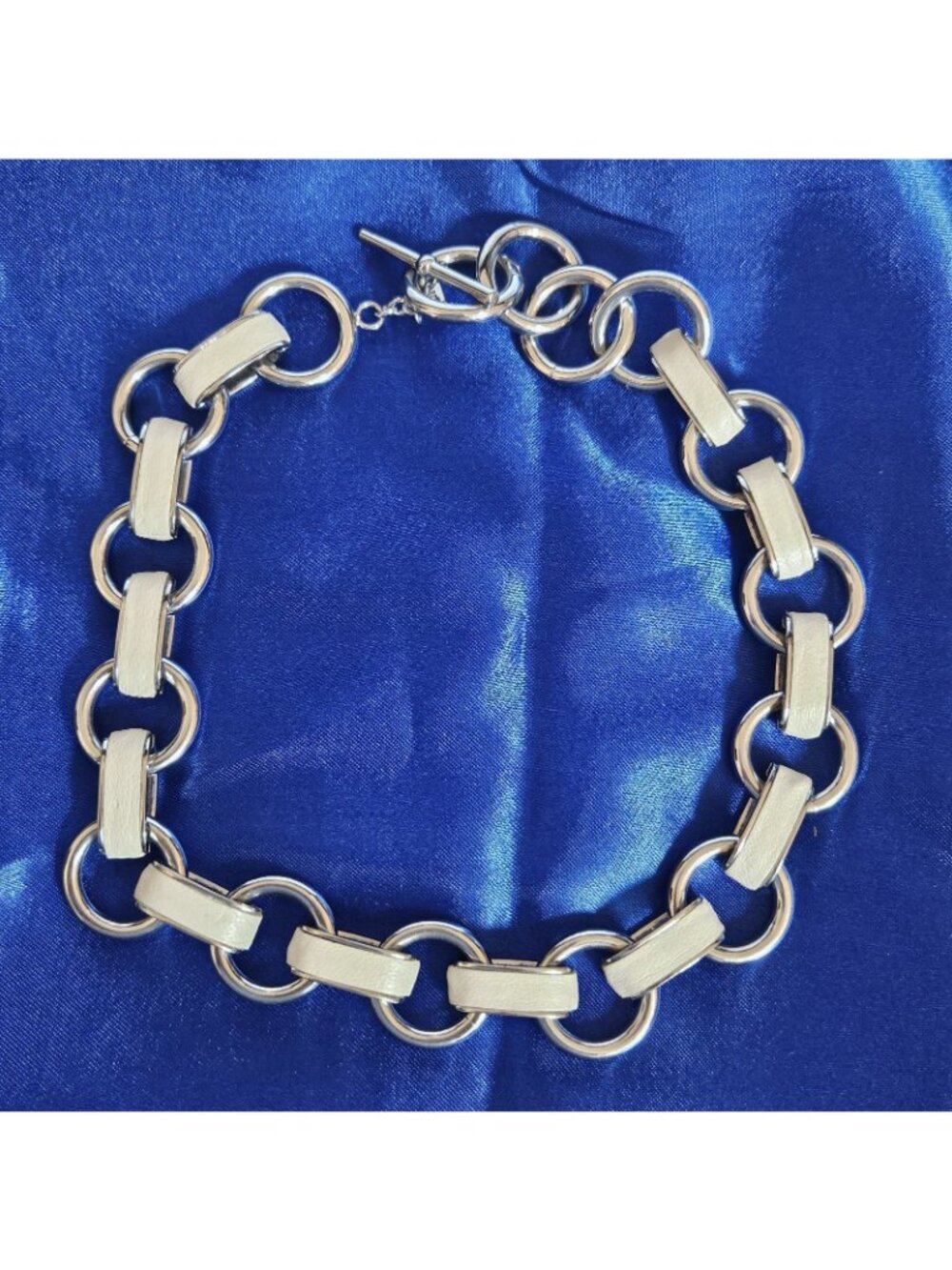 Banana Republic Silver Tone & Cream Leather Link Necklace - Picture 2 of 3